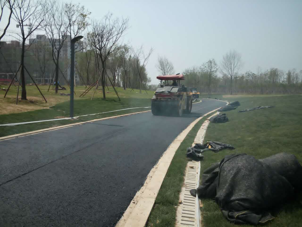 (4)上面层40mmac-13sbs改性沥青混泥土施工及成型